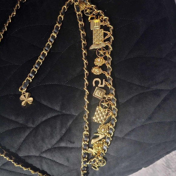 Vintage 1994 CHANEL Lucky Charm Leather Chain Necklace Belt - Picture 3 of 3